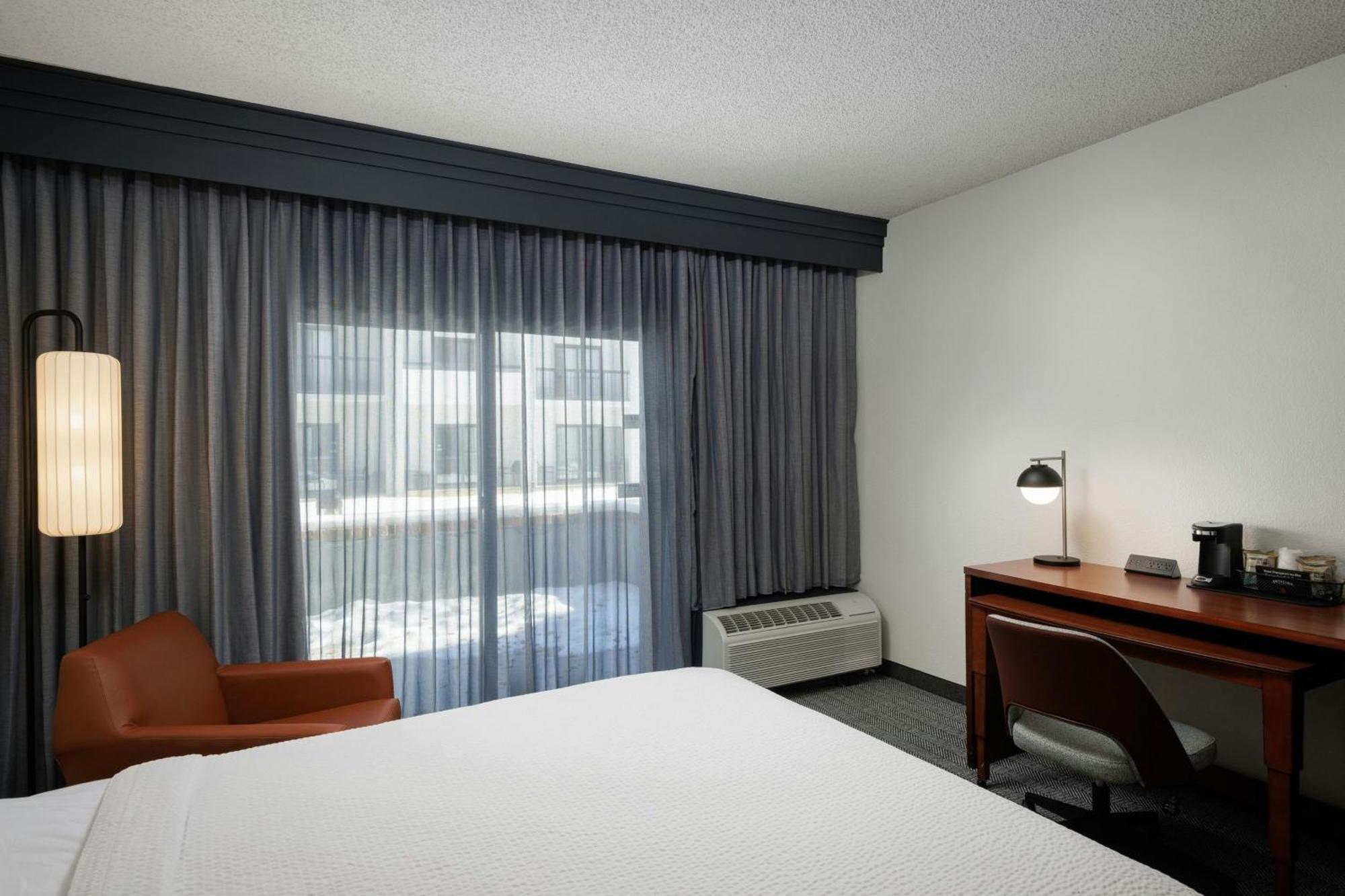 Courtyard By Marriott Denver Central Park Exterior photo